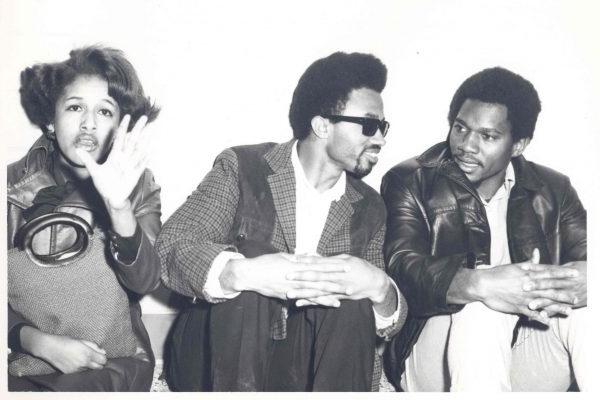 从左至右:唐·萨顿，贝弗利·珀金斯，卡罗尔·科尔·加纳.